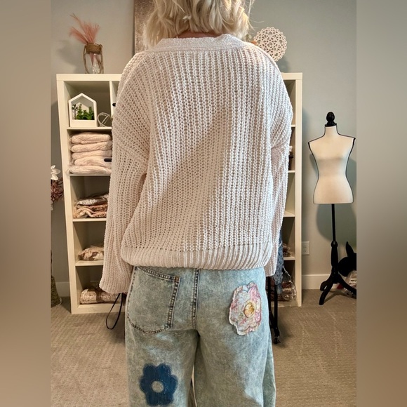 Women’s POL Boho/Cottage Core Rose button Cardigan - Picture 4 of 4